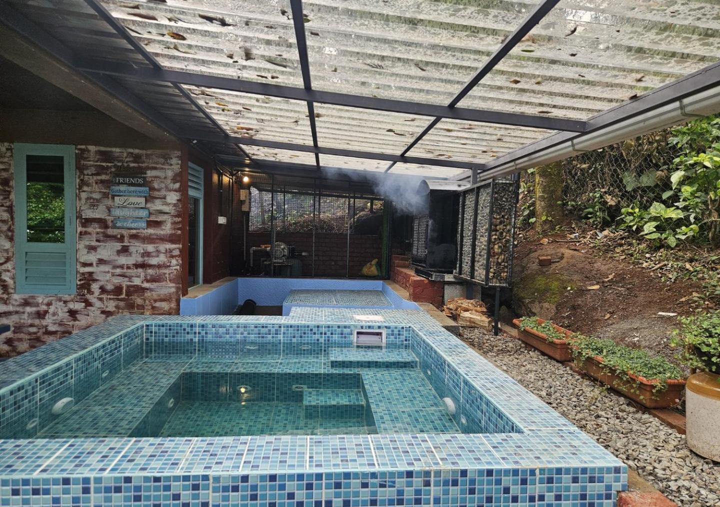 Wild Root Stay- Orchid Chalet